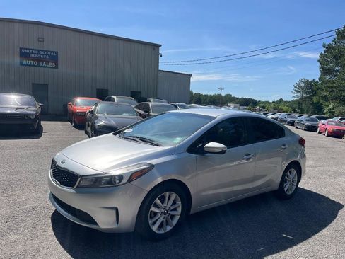 Used 2017 Kia Forte LX w/ LX Popular Package FWD image 2