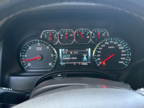 Used 2019 Chevrolet Suburban LT AWD/4WD image 37