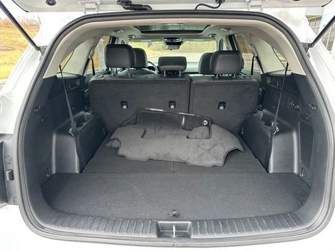 Used 2025 Kia Sorento S w/ Panoramic Sunroof Package image 8