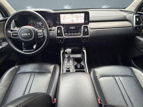 Used 2023 Kia Sorento EX w/ Panoramic Sunroof Package FWD image 13