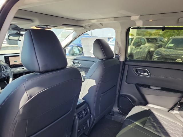 New 2026 Nissan Rogue Platinum w/ Platinum Premium Package AWD/4WD image 12