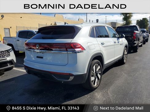 Used 2024 Volkswagen Atlas Cross Sport SE image 7