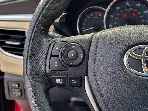 Used 2016 Toyota Corolla LE image 19