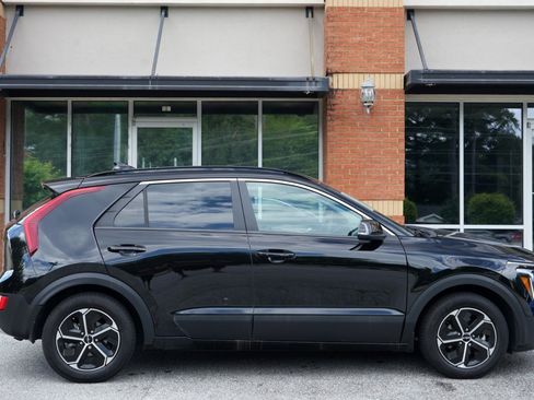 Used 2025 Kia Niro EX FWD image 47