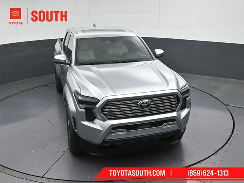 Used 2025 Toyota Tacoma Limited image 44