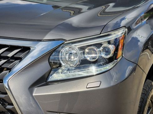 Used 2014 Lexus GX 460 w/ Premium Package image 9