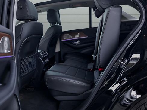 Used 2023 Mercedes-Benz GLE 450 4MATIC w/ AMG Line Exterior image 17