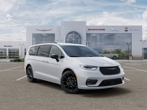 New 2026 Chrysler Pacifica Select image 5