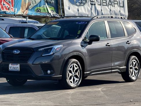 Used 2023 Subaru Forester Premium image 7
