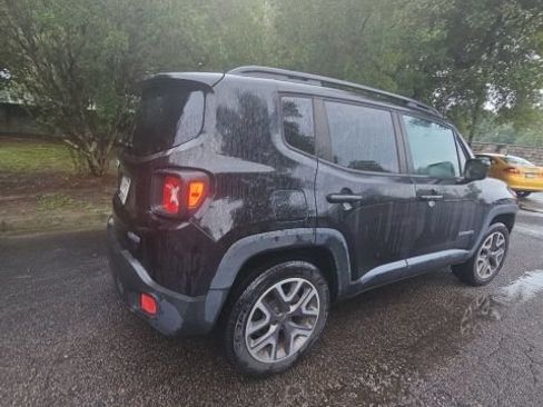 Used 2015 Jeep Renegade Latitude w/ Popular Equipment Group AWD/4WD image 7