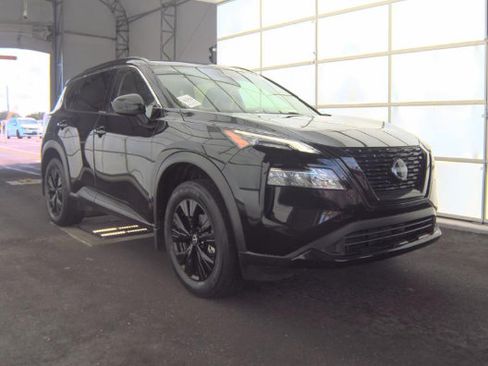 Used 2023 Nissan Rogue SV w/ SV Premium B Package AWD/4WD image 4