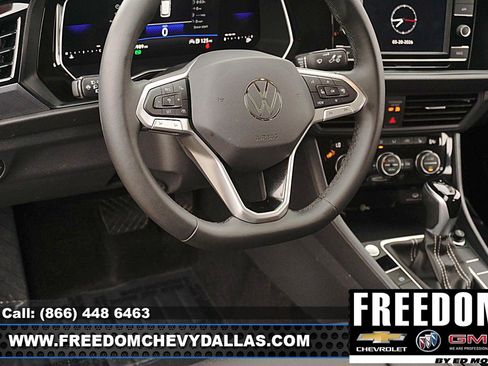 Used 2024 Volkswagen Jetta SE FWD image 21