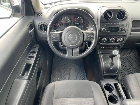 Used 2013 Jeep Patriot Latitude AWD/4WD image 14