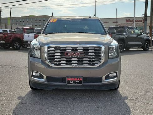 Used 2019 GMC Yukon Denali w/ Denali Ultimate Package AWD/4WD image 3