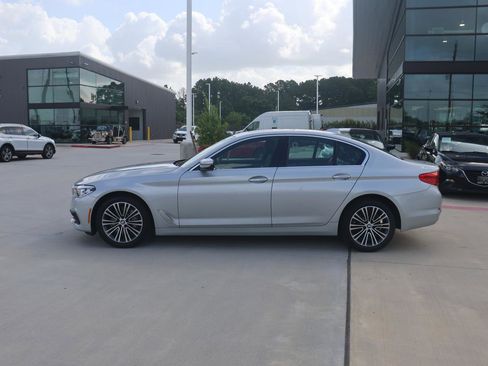 Used 2018 BMW 530i xDrive image 2