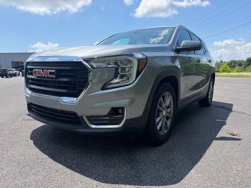 Used 2023 GMC Terrain SLT FWD image 8