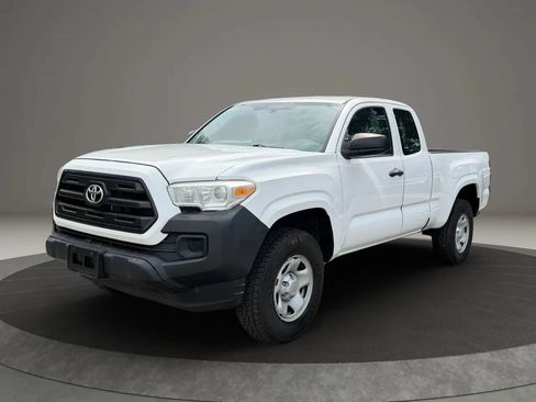 Used 2016 Toyota Tacoma SR RWD image 1