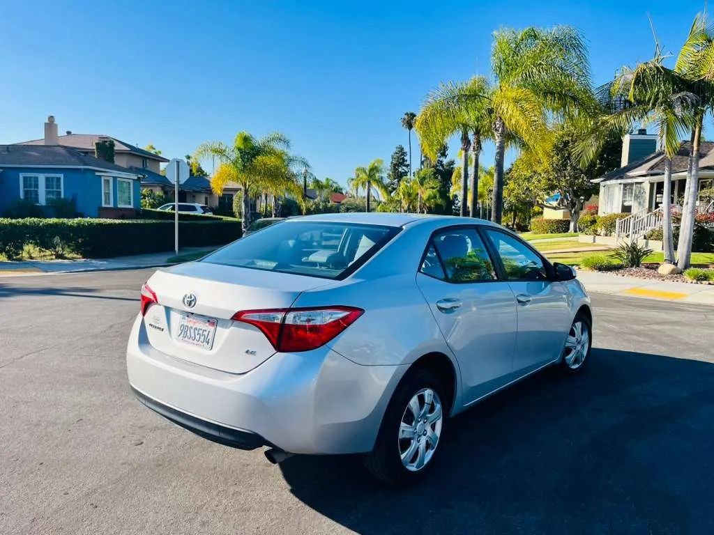 Used 2016 Toyota Corolla LE FWD image 5