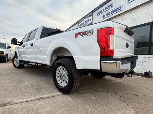 Used 2019 Ford F250 XL w/ STX Appearance Package image 2