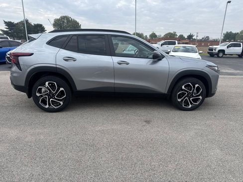 New 2026 Chevrolet Trax RS w/ Driver Confidence Package FWD image 6