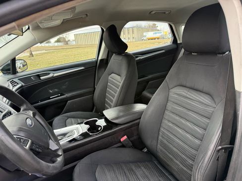 Used 2016 Ford Fusion SE image 11