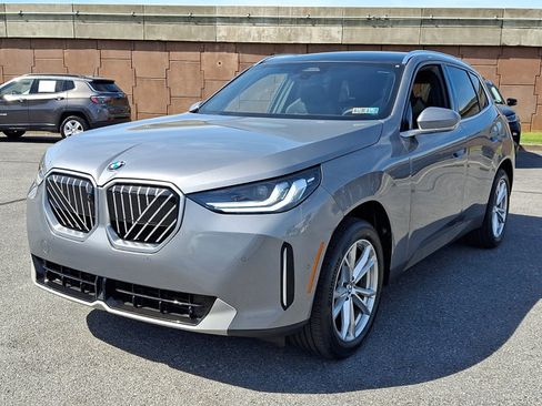 Certified 2025 BMW X3 xDrive30i w/ Premium Package AWD/4WD image 3