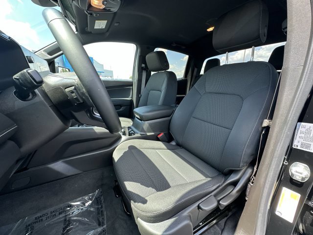 Used 2024 Chevrolet Colorado LT RWD image 18