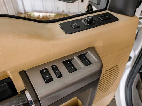 Used 2016 Ford F250 Lariat w/ Lariat Interior Package image 43