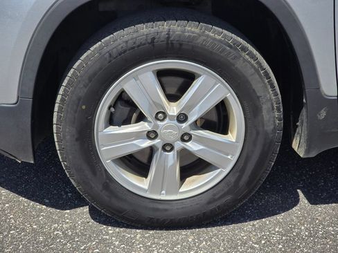 Used 2020 Chevrolet Trax LS w/ Tint and Cruise Package AWD/4WD image 10