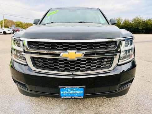 Used 2018 Chevrolet Suburban LT image 6