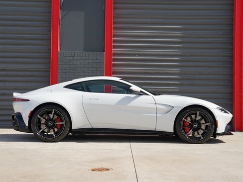 Used 2020 Aston Martin V8 Vantage Coupe image 6