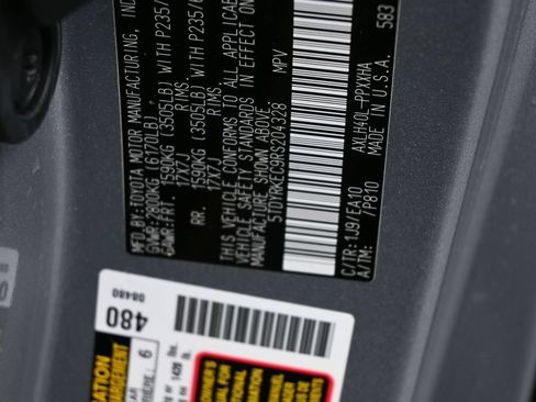 Used 2024 Toyota Sienna XLE FWD image 18