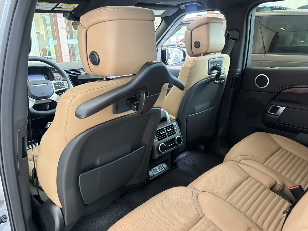 New 2026 Land Rover Discovery Dynamic SE AWD/4WD image 27