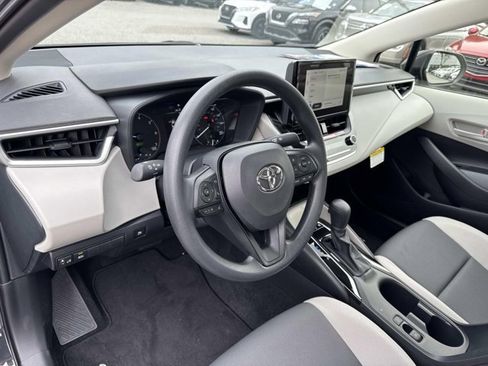 Certified 2025 Toyota Corolla LE image 11