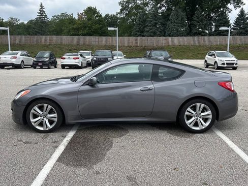 Used 2010 Hyundai Genesis 2.0T RWD image 4