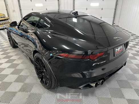 Used 2018 Jaguar F-TYPE R image 10