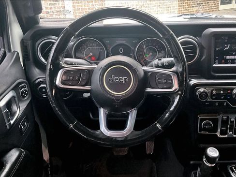 Used 2020 Jeep Wrangler Unlimited Sahara AWD/4WD image 6