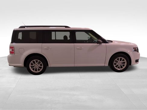 Used 2019 Ford Flex SE image 3