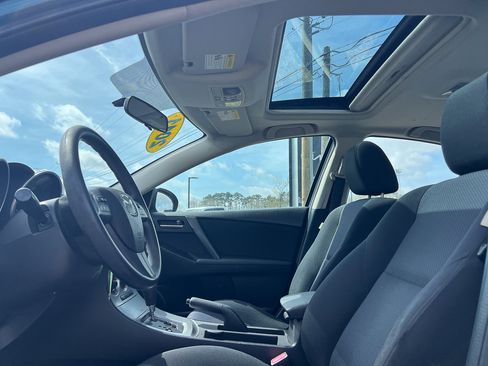 Used 2011 MAZDA MAZDA3 i Touring FWD image 19