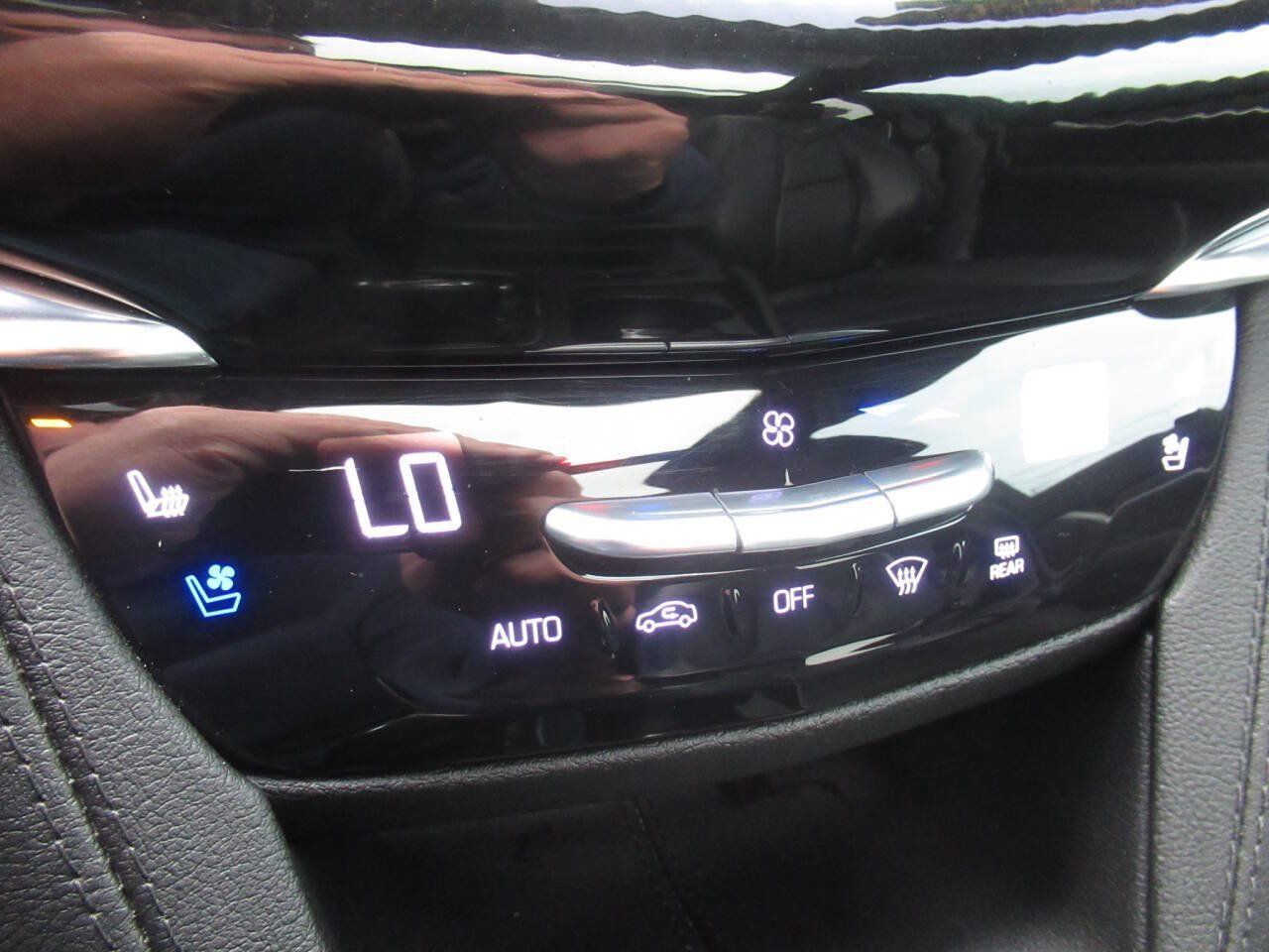 Used 2022 Cadillac XT6 Sport w/ Technology Package AWD/4WD image 26