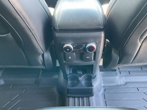 Used 2023 Ford Explorer Limited image 15