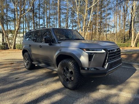 Used 2024 Lexus GX 550 image 2