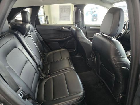 Used 2024 Ford Escape Platinum image 40