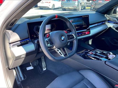 Used 2026 BMW M5 w/ Executive Package image 14