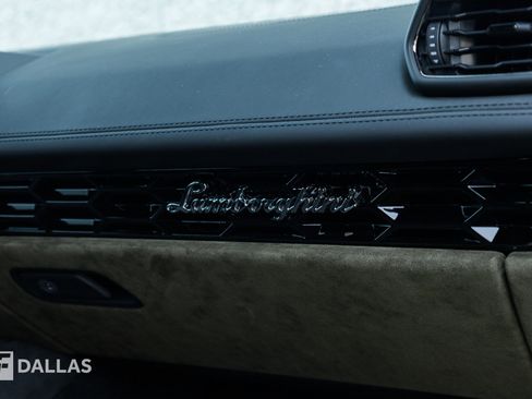 Used 2024 Lamborghini Huracan Sterrato AWD/4WD image 35