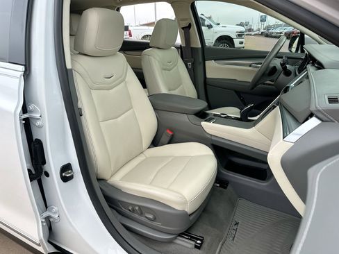 Used 2021 Cadillac XT5 Premium Luxury image 25