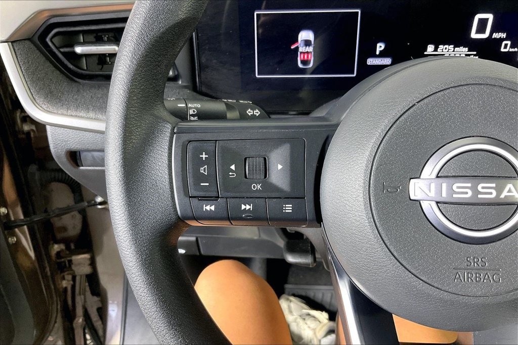 Used 2025 Nissan Kicks SV AWD/4WD image 22
