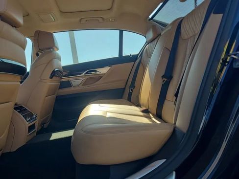 Used 2016 BMW 750i xDrive AWD/4WD image 9