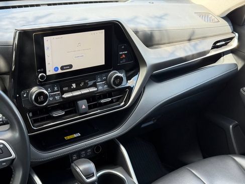 Used 2023 Toyota Highlander XLE FWD image 24