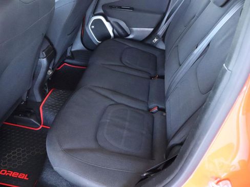 Used 2018 Jeep Renegade Latitude w/ Popular Equipment Group FWD image 29